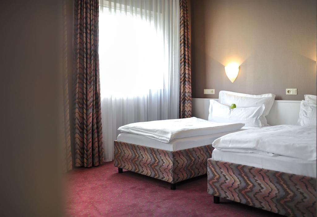 Airport Hotel By The New Yorker Kolonia Zewnętrze zdjęcie