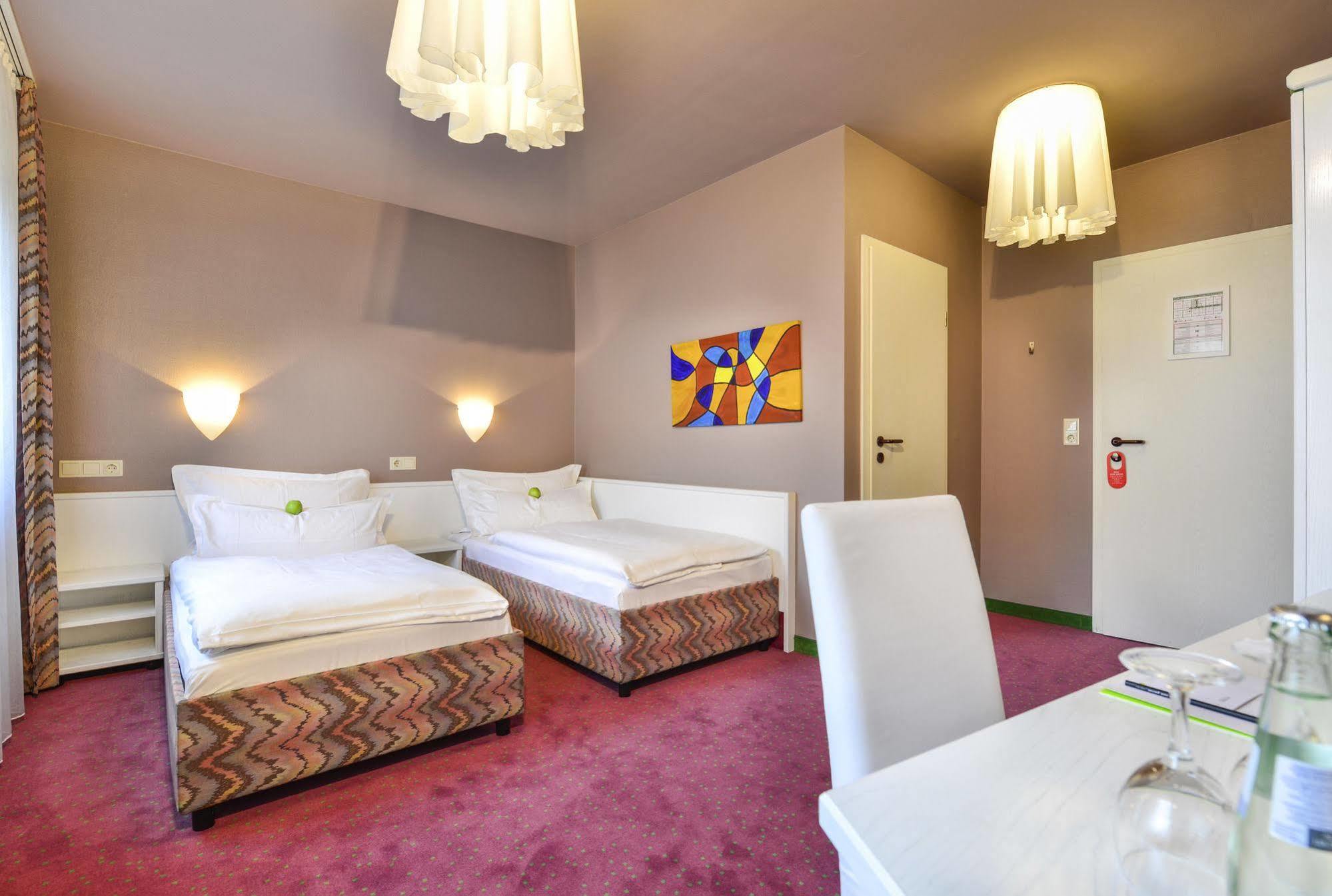 Airport Hotel By The New Yorker Kolonia Zewnętrze zdjęcie